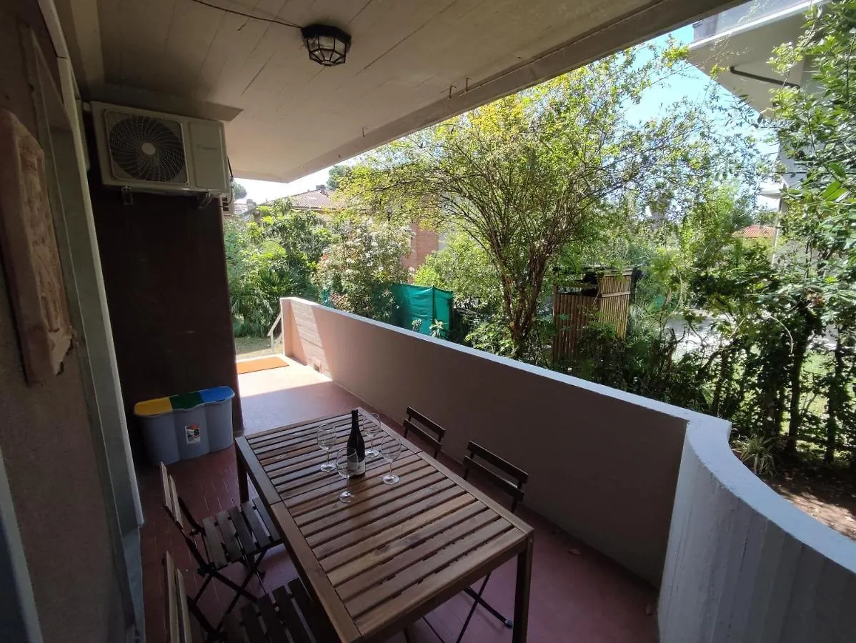Apartamento Beach House Garden, 300M Dal Mare, Wifi, Bici, Giardino Privato, Clima Marina di Massa