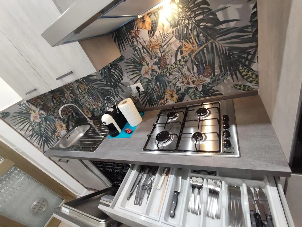 Beach House Garden, 300M Dal Mare, Wifi, Bici, Giardino Privato, Clima Marina di Massa 0*,